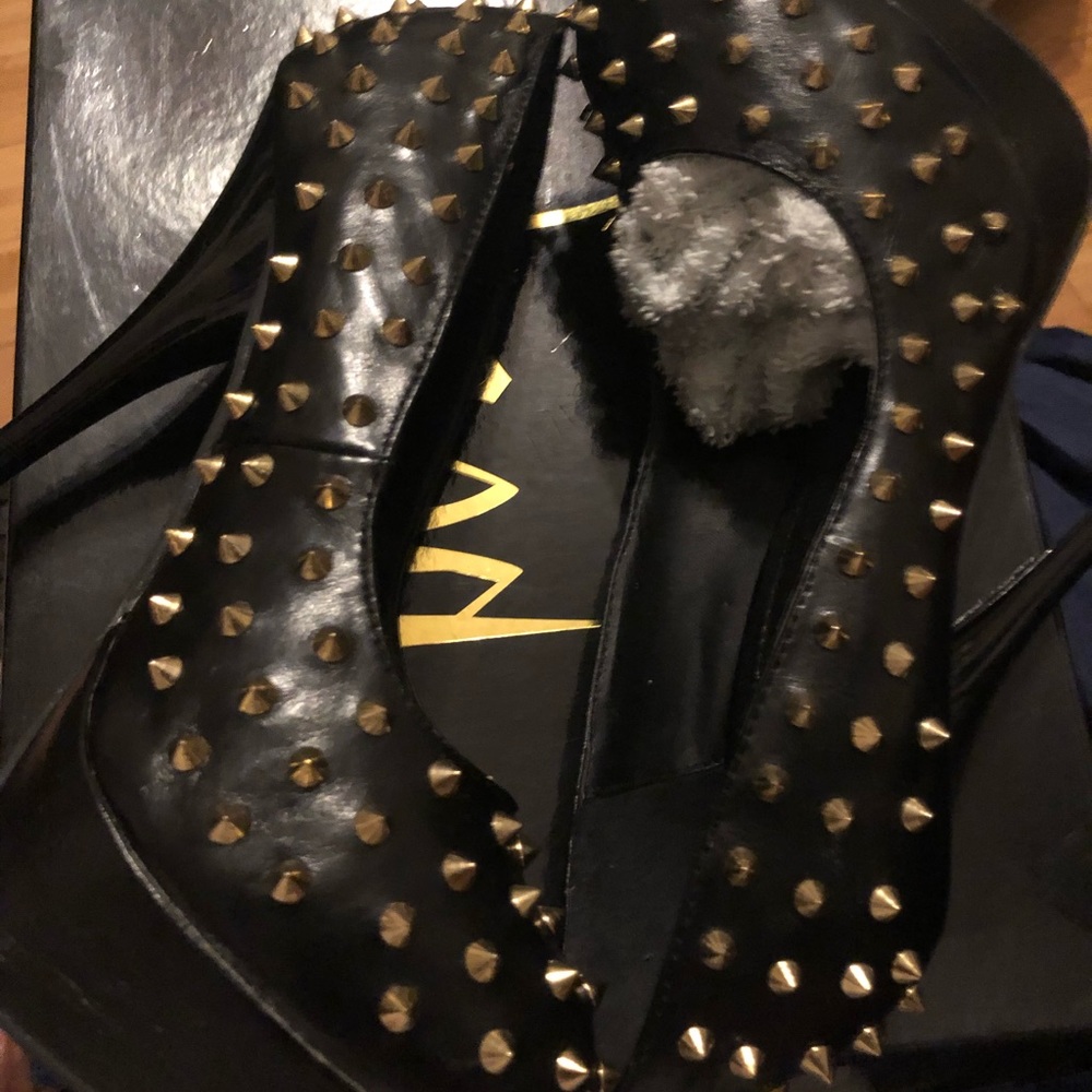 Platform strike pumps